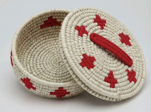 Serveware with Red Colour Motifs Design